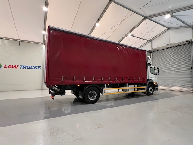 Mercedes Axor 1824 Day Cab Curtainsider