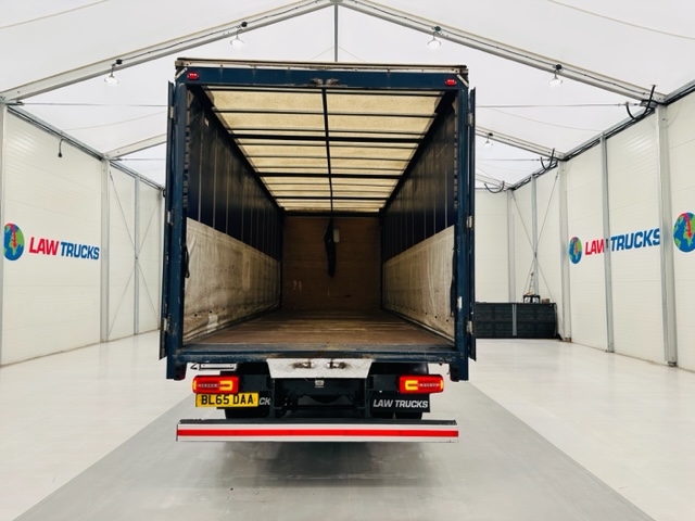 DAF CF 250 4×2 Sleeper Cab Curtainsider