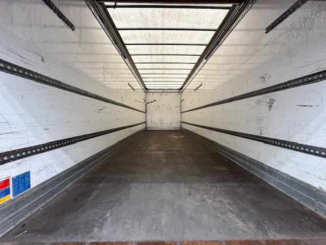 Mercedes Actros 1824 4×2 Sleeper Cab Box Van