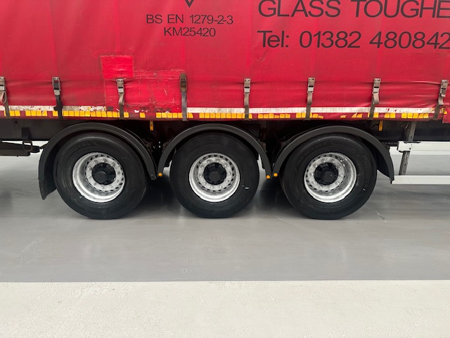Montracon Tri Axle 4.2m Curtainsider Trailer Moffat Brackets
