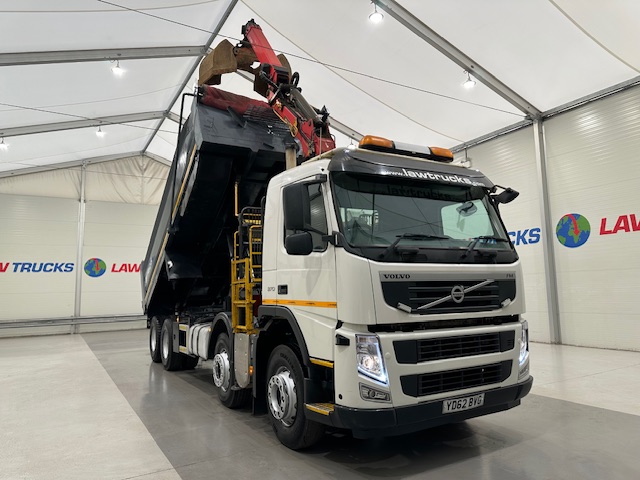 Volvo FM 370 8×4 Steel Tipper Grab