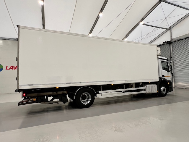 Mercedes Antos 1827 Day Cab Fridge Box