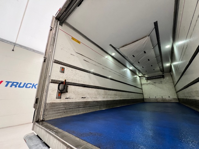 Scania P250 4×2 Sleeper Cab Fridge Box