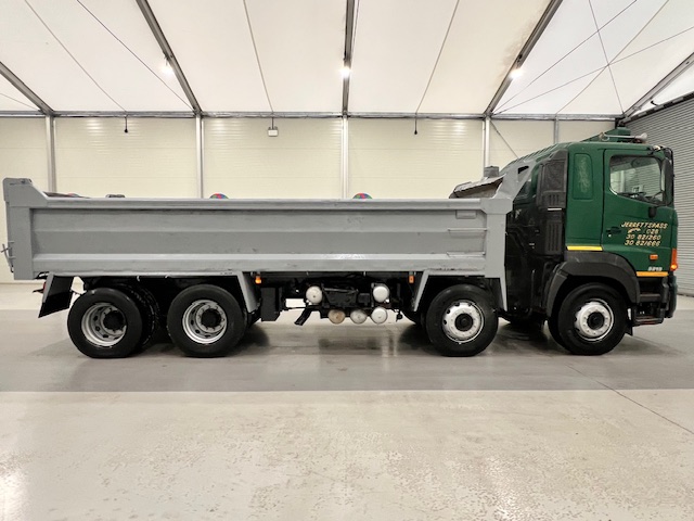 Hino 3241 700 8×4 Sleeper Cab Steel Tipper
