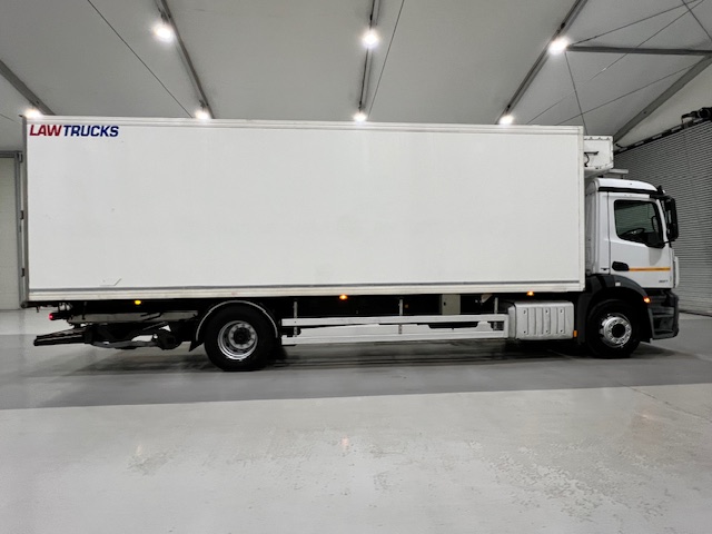 Mercedes Antos 1827 Day Cab Fridge Box