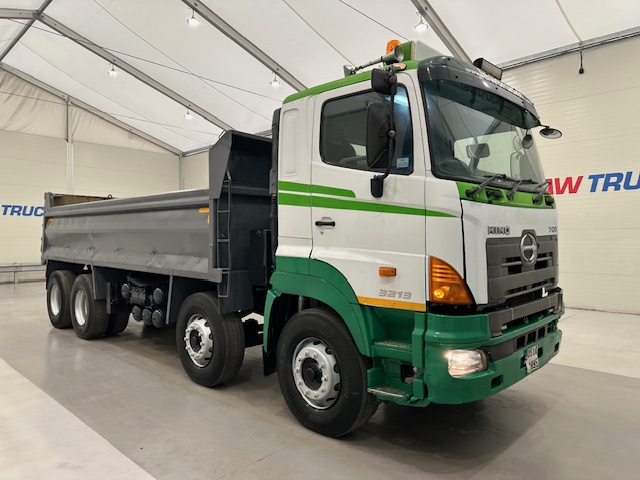 Hino 3241 700 8×4 Sleeper Cab Steel Tipper