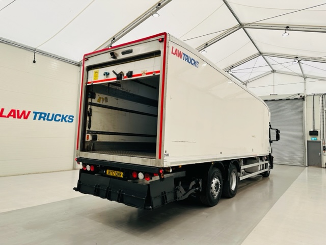 Iveco Stralis 310 AT 6×2 Fridge Box Van