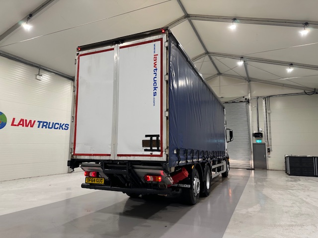 Mercedes Actros 2530 6×2 Sleeper Cab Curtainsider