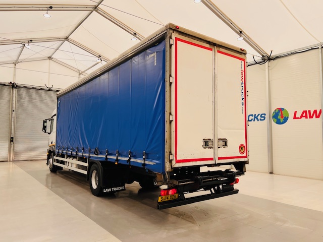 Mercedes Actros 1830 Sleeper Cab Curtainsider