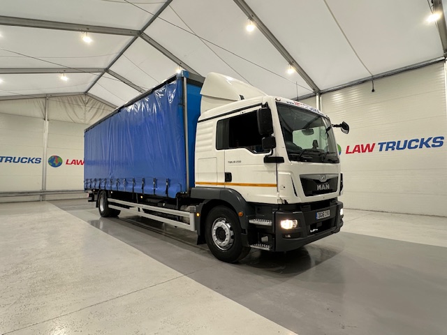 MAN TGM 18.250 4×2 Sleeper Cab Curtainsider