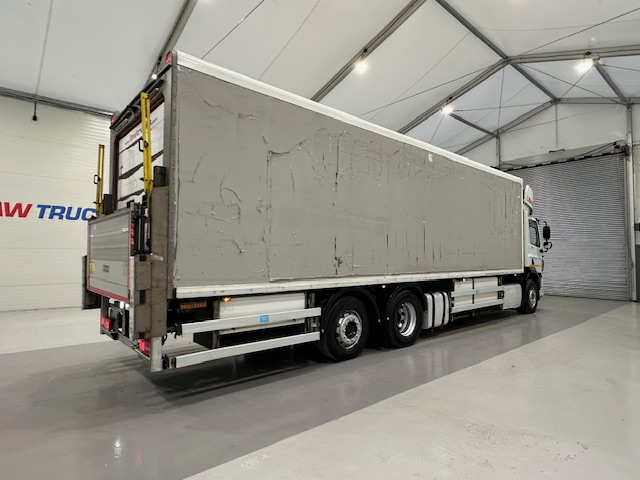 DAF CF 330 Rear Lift Day Cab Fridge Box