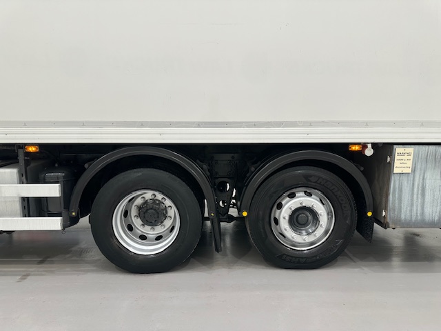 DAF CF 290 6×2 Rear Steer Fridge Box
