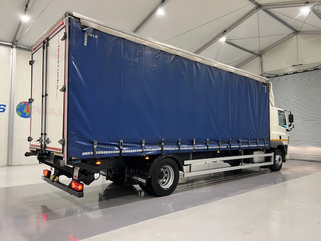 DAF CF 250 4×2 Sleeper Cab Curtainsider