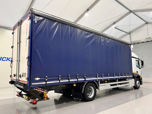 Mercedes Actros 1824 Sleeper Cab Curtainsider