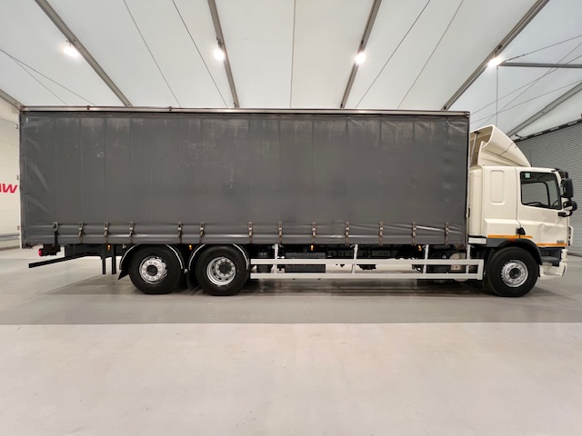 DAF CF75 310 Rear Lift Sleeper Cab Curtainsider