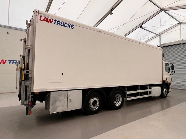 DAF CF 290 6×2 Rear Steer Fridge Box