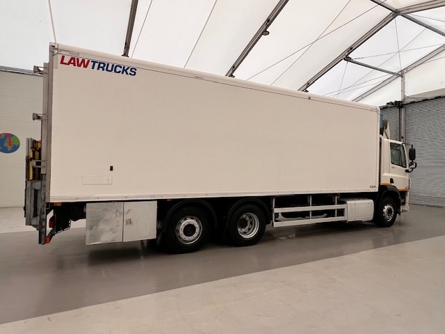 DAF CF 290 6×2 Rear Steer Fridge Box