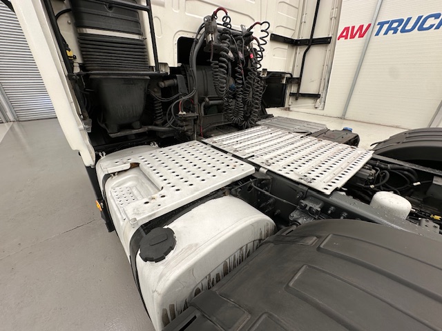 Volvo FH 500 6×2 Midlift Tractor Unit