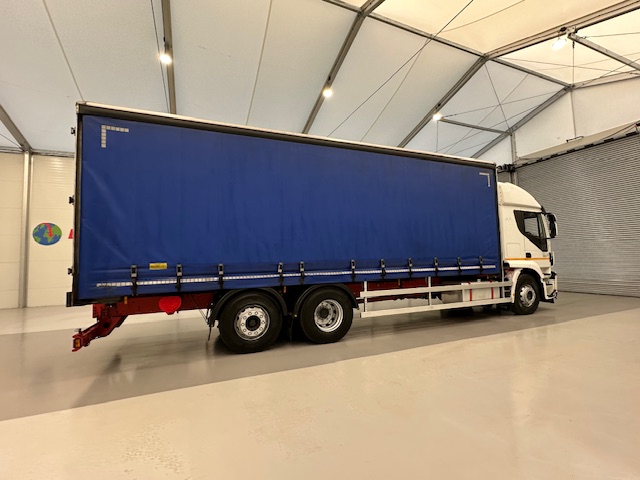 Iveco Stralis 360 6×2 Rear Steer Curtainsider