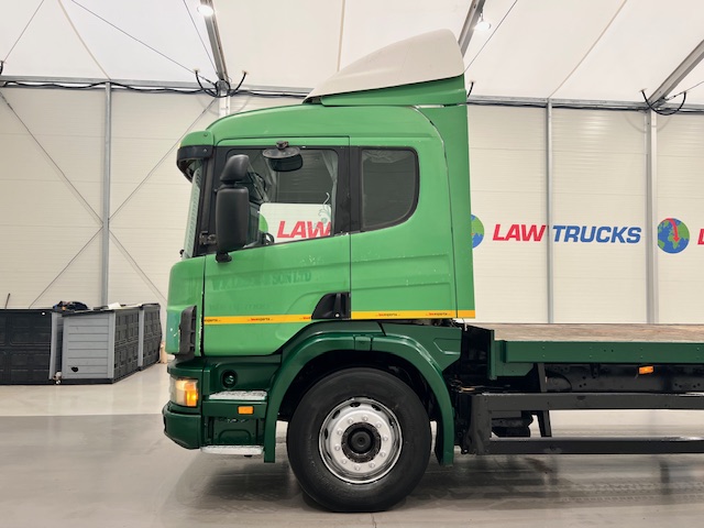 Scania P94 220 4×2 Sleeper Cab Flatbed