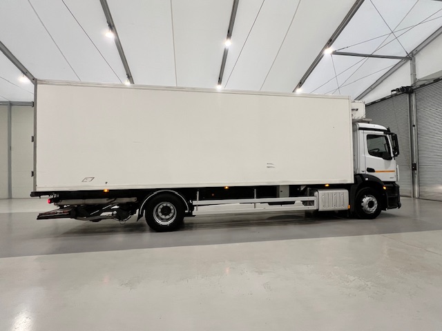 Mercedes Antos 1827 Day Cab Fridge Box
