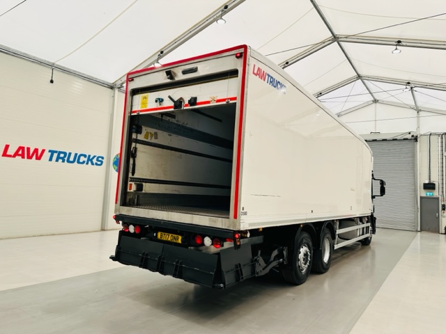 Iveco Stralis 310 AT 6×2 Fridge Box Van