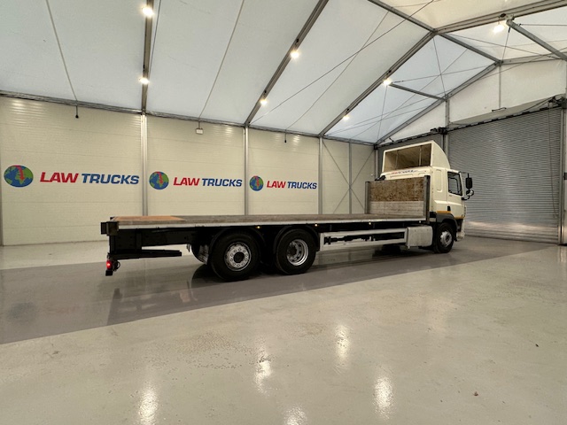 DAF CF 330 6×2 Rear Lift Sleeper Cab Flatbed