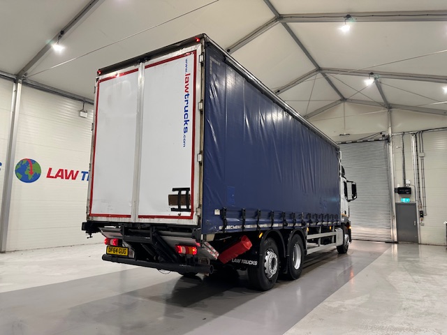 Mercedes Actros 2530 6×2 Sleeper Cab Curtainsider
