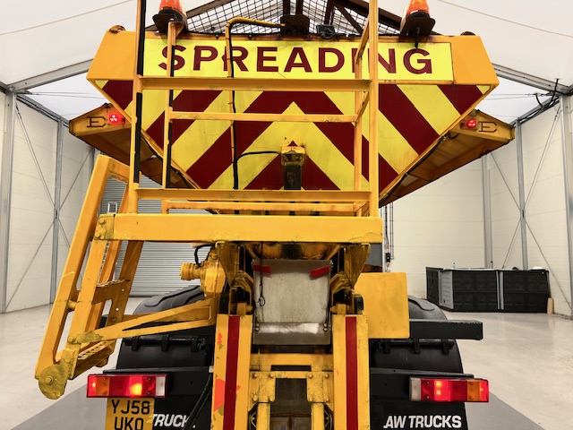 DAF CF75 310 6×4 Day Cab Gritter
