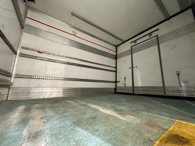 Mercedes Axor 1824 Day Cab Fridge Box