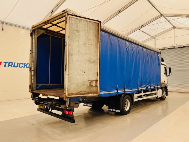 Mercedes Actros 1830 Sleeper Cab Curtainsider