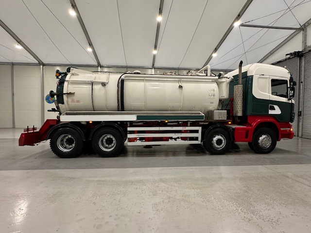 Scania R420 8×4 Highline Vacuum Tanker