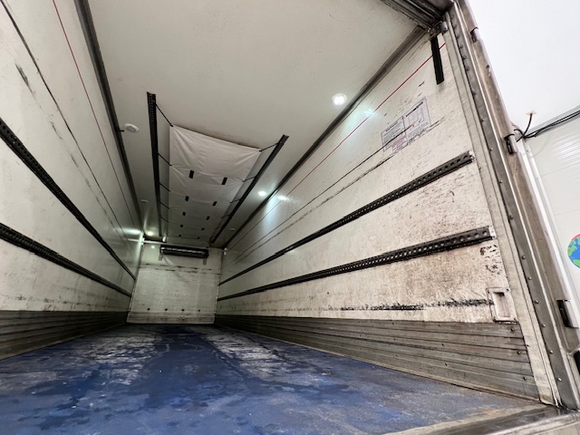 Scania P250 4×2 Sleeper Cab Fridge Box