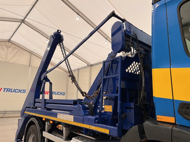 Mercedes Arocs 1824 Day Cab Skip Loader