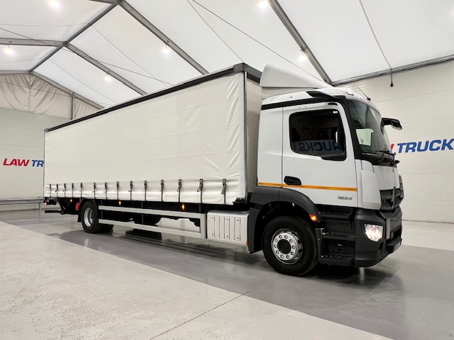 Mercedes Actros 1824 Day Cab Curtainsider