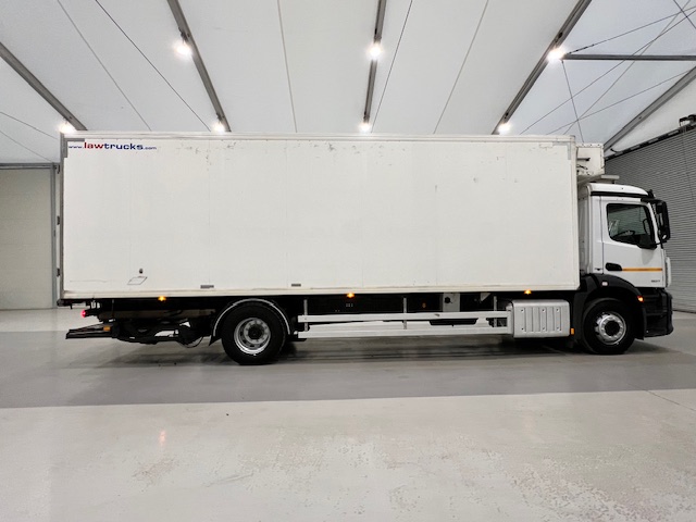 Mercedes Antos 1827 Day Cab Fridge Box