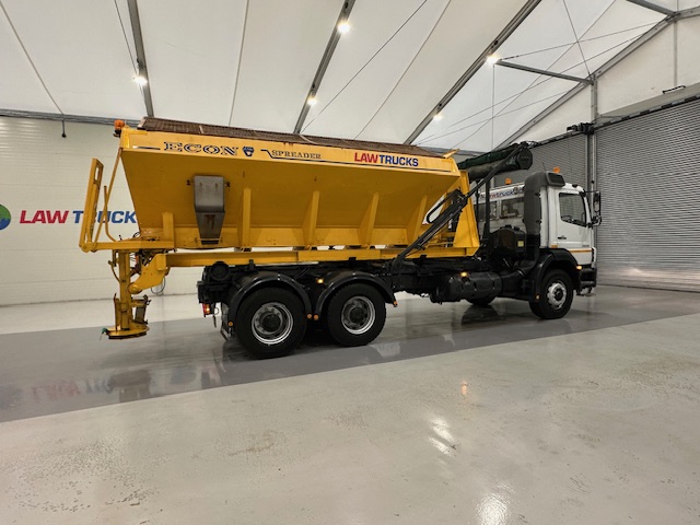 Mercedes Axor 2628 6×4 Day Cab Hookloader Gritter