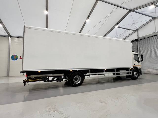 DAF LF 230 4×2 Day Cab Fridge Box