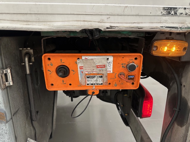 DAF CF 290 6×2 Rear Steer Fridge Box