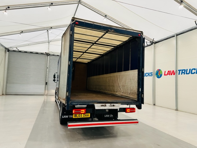 DAF CF 250 4×2 Sleeper Cab Curtainsider