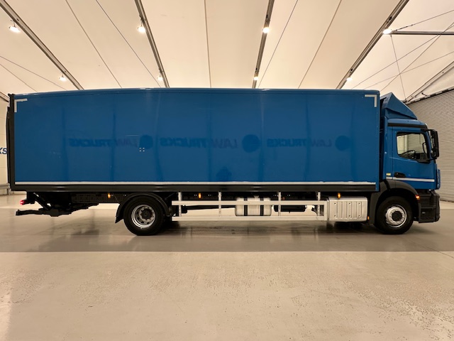 Mercedes Actros 1824 4×2 Day Cab Box Van