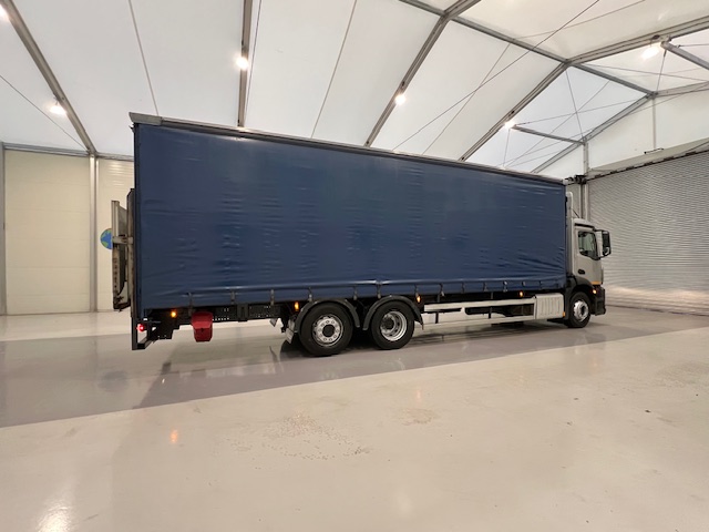 Mercedes Actros 2530 6×2 Day Cab Curtainsider