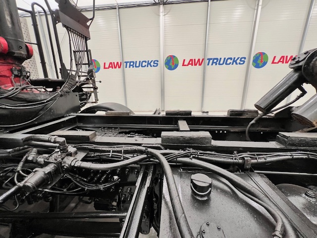 DAF CF 400 8×4 Day Cab Steel Tipper Grab