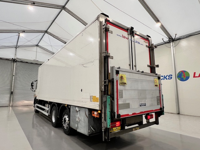 DAF CF 290 6×2 Rear Steer Fridge Box
