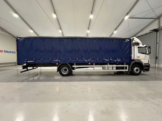 Mercedes 1824 4×2 Day Cab Curtainsider