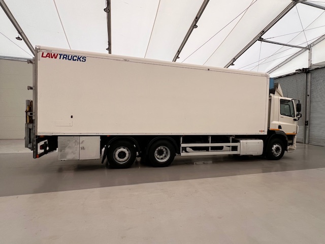 DAF CF 290 6×2 Rear Steer Fridge Box