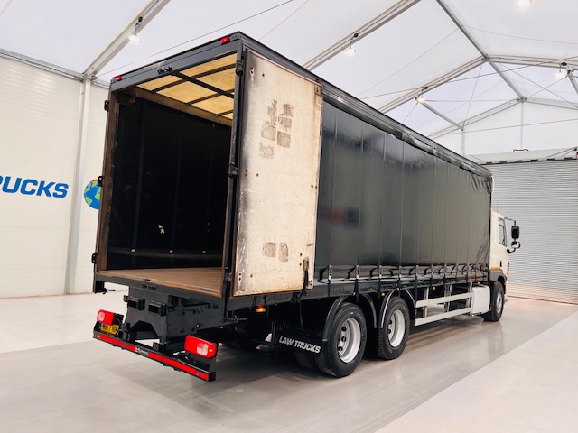 DAF CF 330 6×2 Rear Lift Sleeper Cab Curtainsider