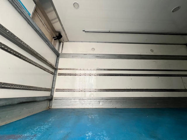 Mercedes Axor 1824 Day Cab Box Van