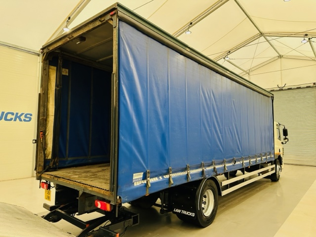 DAF CF65 250 Sleeper Cab Curtainsider