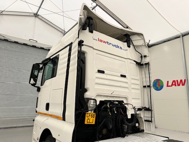 MAN TGX 26.500 6×2 Midlift Tractor Unit